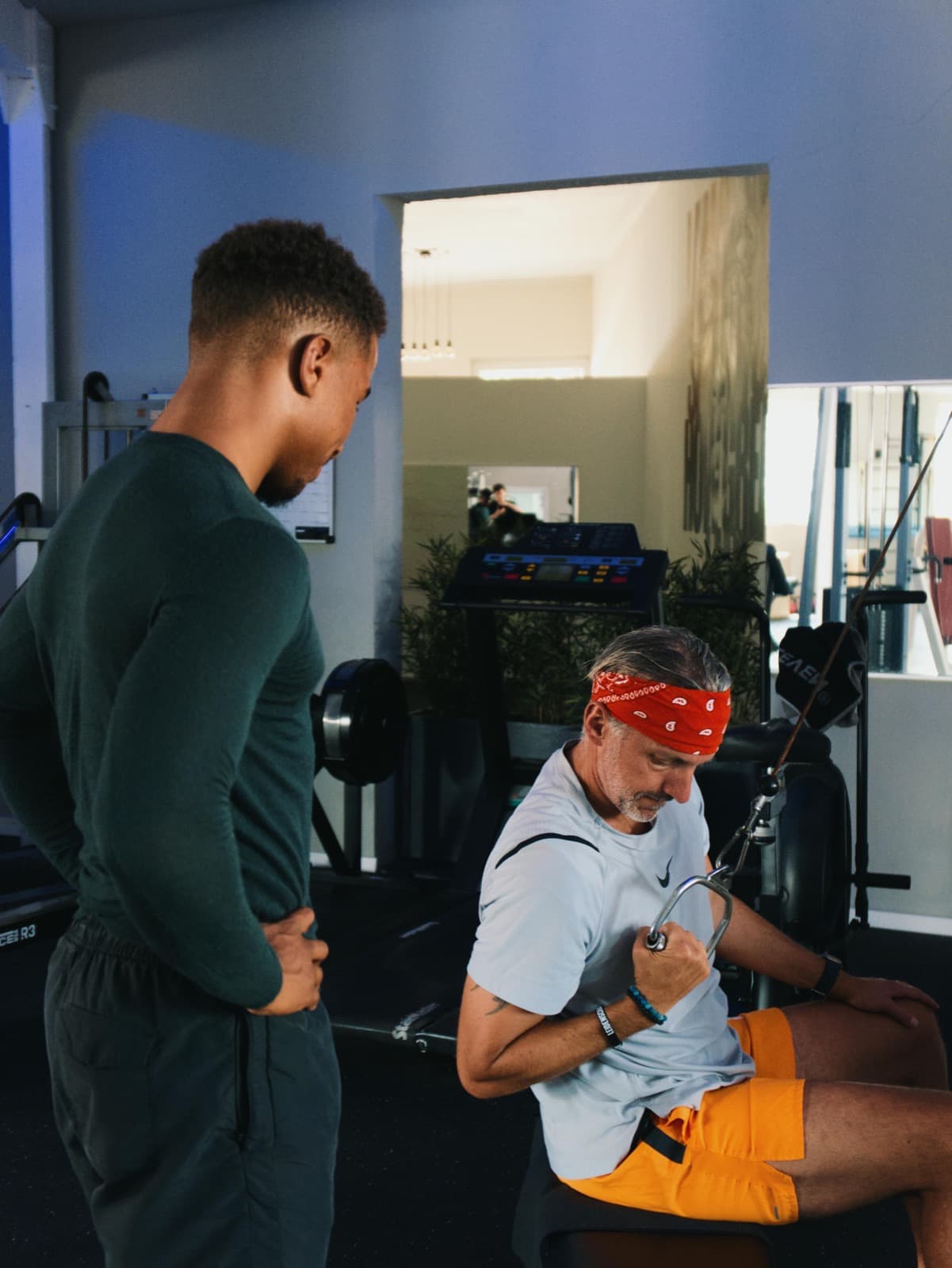 David Jurcevic beim Training mit einem Klienten bei Chidera Athletics